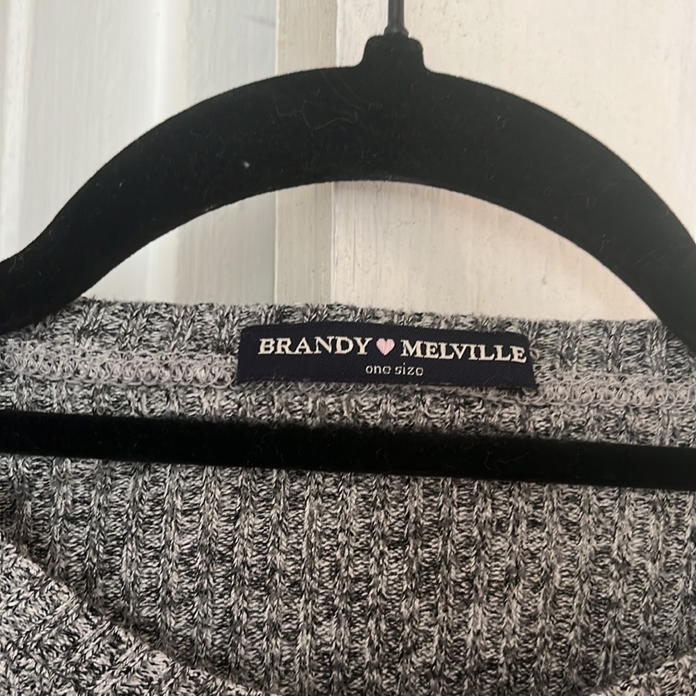 Brandy Melville Gray Short Sleeved T Shirt One Size - Picture 4 of 4